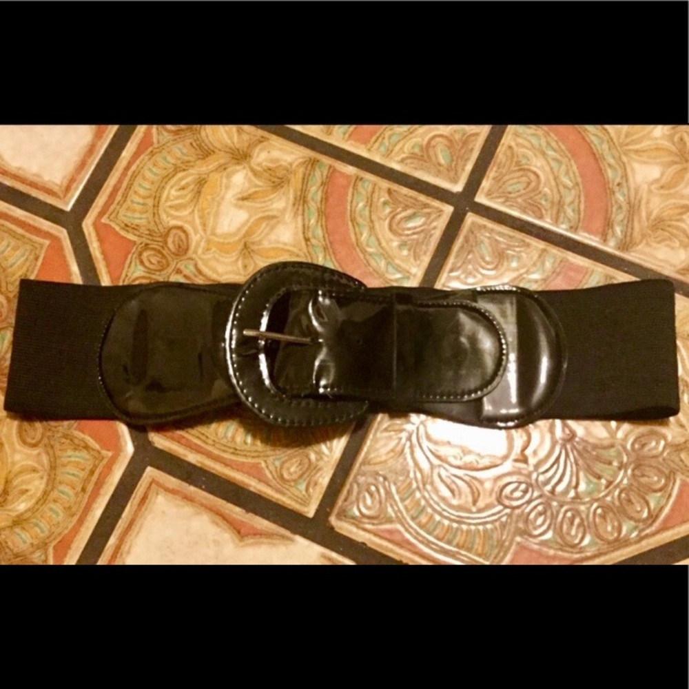 Retro black patent stretch belt O/S